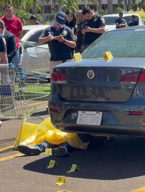 Popular / M@t@r4n a un muchachón en el estacionamiento de un shopping en la "Terraza"