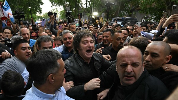 Argentina firma millonario financiamiento de EEUU, a días de elecciones cruciales
