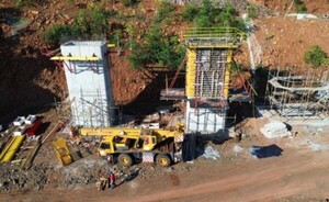 Se intensifican los trabajos en el puente sobre el río Monday