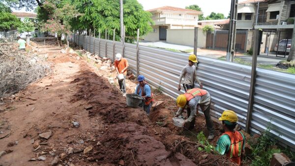 Bello rescinde contrato con firma encargada de obras de Plaza Naciones Unidas