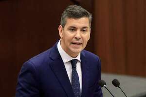 DD.JJ. de Peña: muestra que “ya está mejor” mientras la gente “opararãmba soguégui” - Política - ABC Color