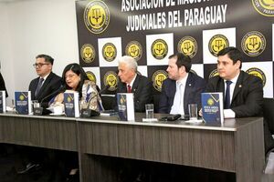 La vicepresidenta Llanes presentó la 10.ª Edición de la Revista Jurídica de la AMJP