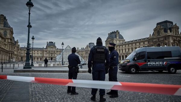 Popular / ¿Qué se sabe del robo en el Louvre? 4 encapuchados, 7 minutos y 8 tesoros de "incalculable valor"