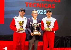 Colaboradores de Toyotoshi participan en concurso de Hino - Empresariales - ABC Color
