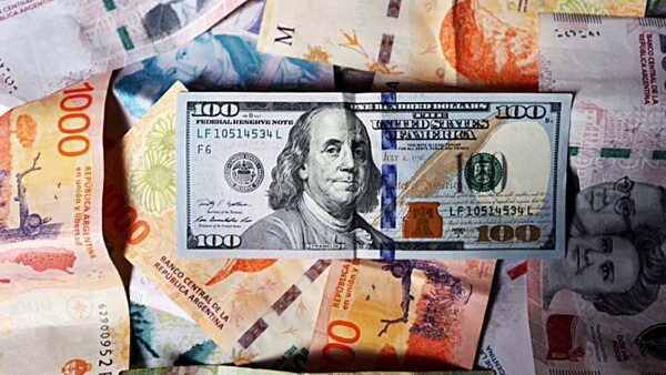 Swap no frena la voracidad por el dólar en Argentina