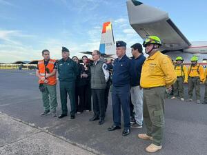 Parte equipo de bomberos forestales al Chaco