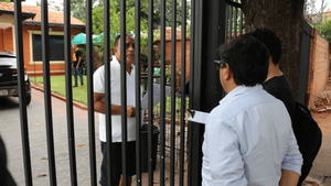 Roberto Cárdenas sigue en su casa pese a condena de 8 años de cárcel por corrupción - Noticiero Paraguay