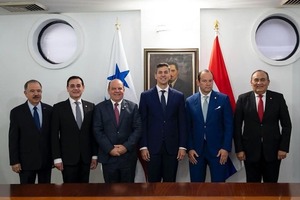 Popular / Santi Peña culminó con éxito agenda en Panamá: “Paraguay reafima su estabilidad financiera”