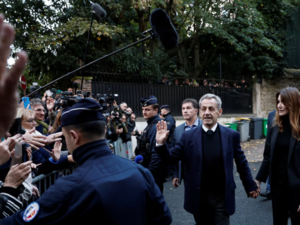 Nicolas Sarkozy ingresa a prisión en París