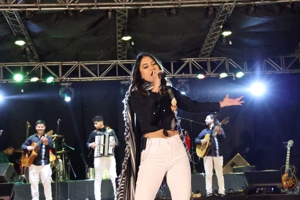Desde Eusebio Ayala para el mundo: Chabely Fretes presenta su canción “Una Polca” - Chismes, Arte y Espectáculo - Churero.com
