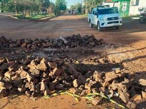 Mala señalización de reparación de bache ocasiona accidente fatal en Minga Porã  - ABC en el Este - ABC Color