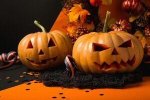 Sigue la polémica en Caapucú: municipio anuncia sanciones para quienes celebren Halloween  - El Trueno
