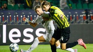El Kairat, incapaz ante el Pafos que jugó con 10