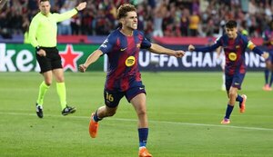 Versus / El Barcelona golea al Olympiakos con un hat-trick de Fermín