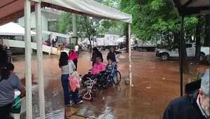 CDE: Repudian que, por votos, ANR someta a enfermos a humillación, lluvia y barro  - Política - ABC Color