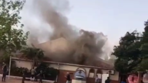 Reportan incendio en el club Sajonia