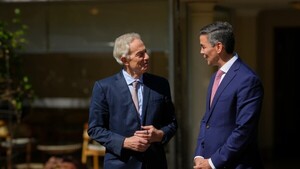 Peña recibe en Asunción al ex primer ministro británico Tony Blair