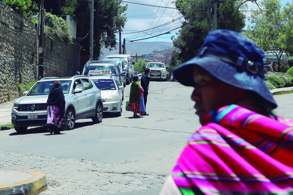 Nueve países se alinean para estabilizar la economía de Bolivia