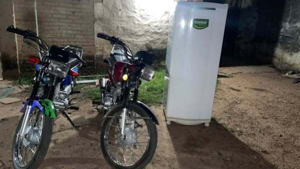 Robó el ahorro de su abue y compró una moto a su chuli