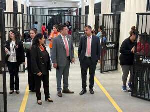 Juez ordena tutela general a favor de mujeres del penal de Emboscada - Nacionales - ABC Color