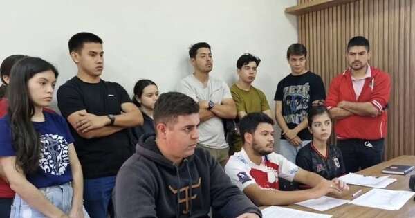 Diario HOY | Alumnos denuncian planillerismo en UNICAN y exigen ‘raje’ de decano y directora