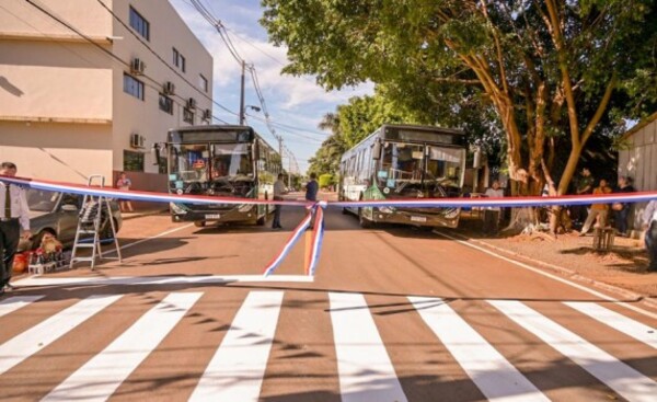 Inauguran nuevo tramo de asfalto y bus eléctrico amplía itinerario