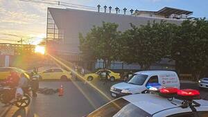 Popular / Guardia omano tras chocar contra la parte trasera de un camión