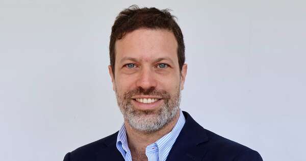 La Nación / Benjamín Caballero: “La descentralización es necesaria para un sistema de salud más equitativo”