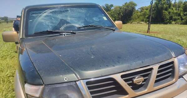 La Nación / Falsos policías interceptan y roban G. 300 millones a vehículo de una casa de cambios
