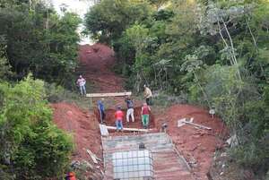 Posturas divididas por la instalación de una Rueda de Chicago sobre el cerro Perö - Nacionales - ABC Color