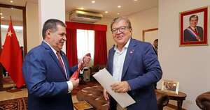La Nación / Duarte Frutos destaca el liderazgo político de Horacio Cartes en la ANR