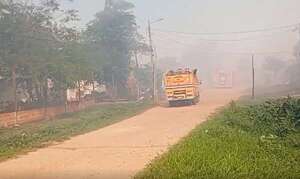 Video: bomberos controlan incendio en zona del aeropuerto Silvio Pettirossi - Nacionales - ABC Color