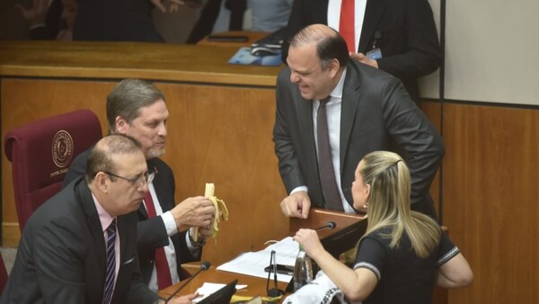 Oficialismo y oposición cruzan acusaciones de recibir dinero de Venezuela