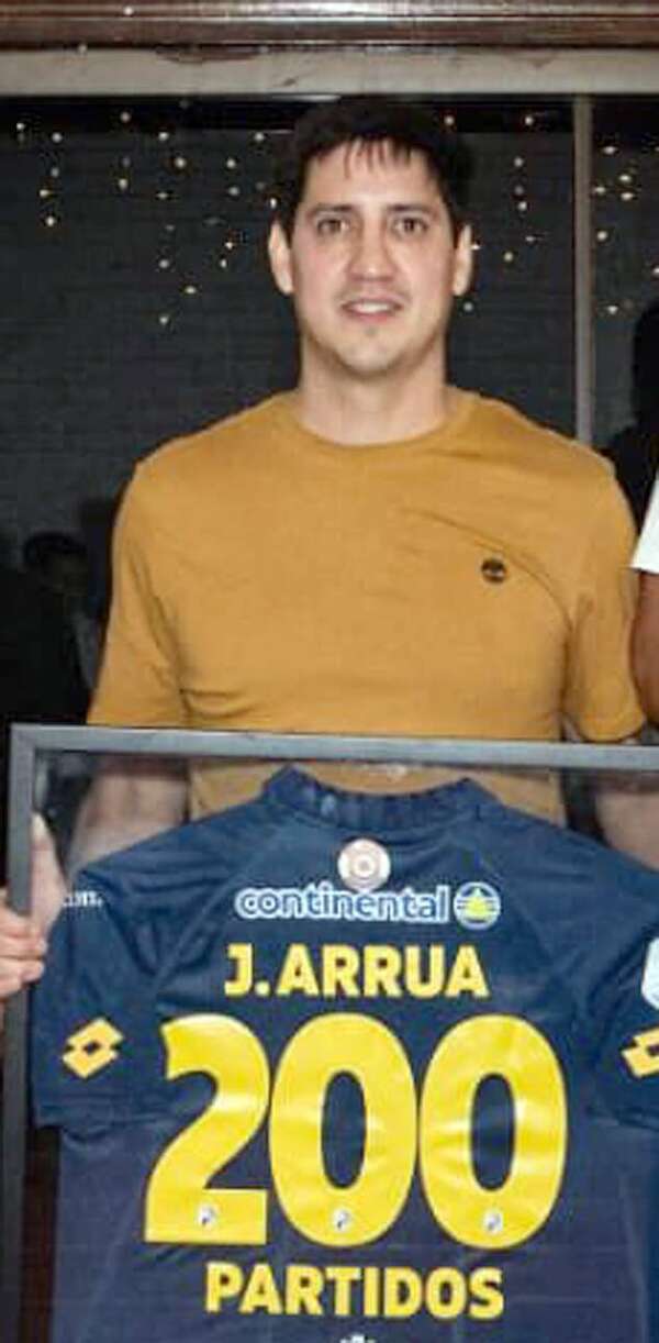 Trinidense: Reconocimiento a José Arrúa - Sportivo Trinidense - ABC Color