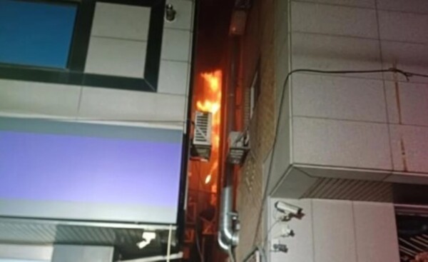 Quiso matar una cucaracha y provocó incendio: hubo un muerto y heridos
