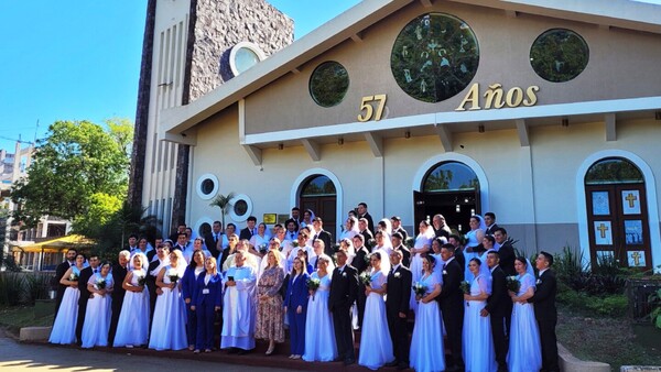 CDE: 28 parejas sellan su amor en un emotivo casamiento comunitario