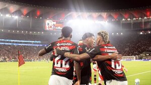 Flamengo se adelanta a Racing en busca de la final