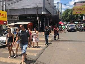 Niño pasó la noche solo en un shopping mientras su padre jugaba piki vóley - ABC en el Este - ABC Color