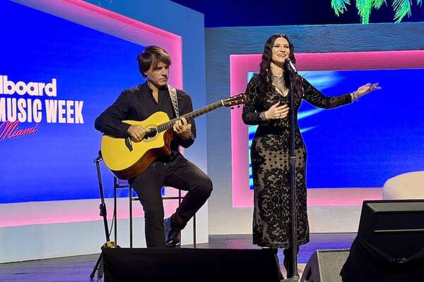 Laura Pausini recibirá hoy el Premio Billboard Ícono - Gente - ABC Color