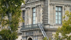 Video: Así se fugaron los ladrones del Louvre con joyas que valen más de USD 100 millones