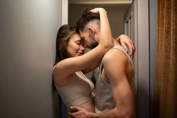 Sexo en la rutina: consejos para mantener la chispa en relaciones largas - Sexualidad - ABC Color