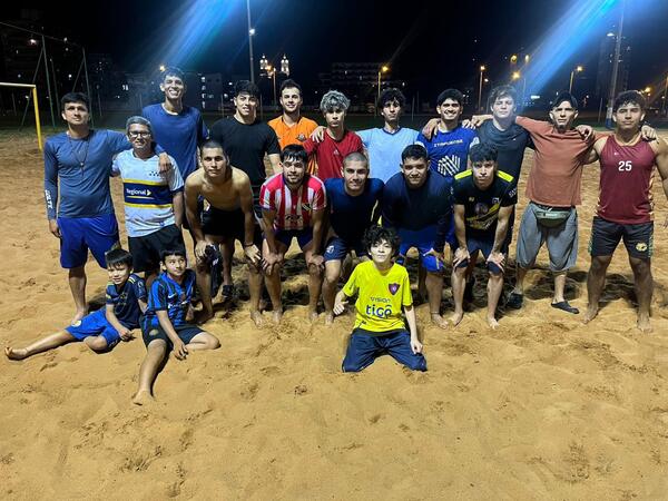 La selección de fútbol playa de Itapúa se prepara para los Juegos Nacionales Deportivos