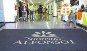 Olvidó a su hijo en el shopping y denunció su desaparición