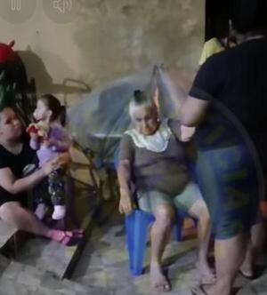 Popular / Omosê jaguáicha de la casa a su abuelita