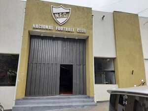 Clausuran polideportivo del Club Nacional de Encarnación por riesgo de derrumbe