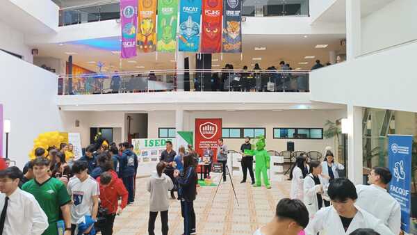 Estudiantes vivieron la experiencia UNAE en el College Day 2025
