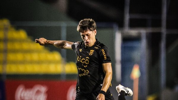 Octavio Alfonso, figura para el pase de Guaraní a semifinales