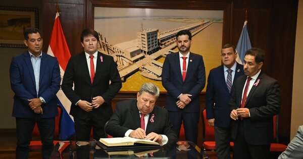 La Nación / Fernando Ayala asumió como consejero de la EBY