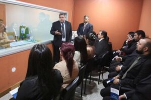 Alumnos de Derecho de la UTIC participaron de jornada educativa en el Palacio de Justicia de Asunción