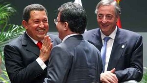 Senador acusa a oficialismo de refritar tema Venezuela para tapar a Peña